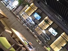 大堂-洪氏嗨捞·广东猪肚鸡·椰子鸡火锅(西咸万象城店)