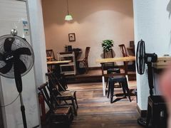 -猫爷的腔调·黔小馆(交大医学住宅区店)