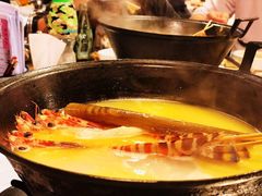 -鲜入围煮花胶鸡海鲜火锅