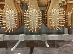 -名创优品(广东东莞东城万达2店)