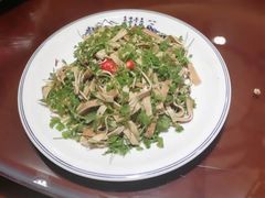 -那家老院子东北菜·饺子·小鸡炖蘑菇(艳华街店)