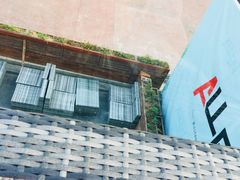 -UNI UNI(环亚凯瑟琳店)