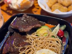 -豪客嘉族·麦尼顿西餐厅(乐福天下店)