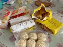 弄堂小笼包-弄堂咪道-饭香·面香·馄饨香(兴梅店)
