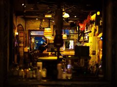-城墙外BAR