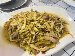 瓦罐肉野山笋-加顺农场餐厅