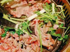 秘制香菜牛肉-嘿嘟嘟·肋条烧肉放题(爱融荟城店)