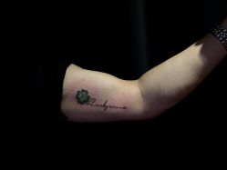 -木子·纹身店TATTOO穿孔·洗纹身