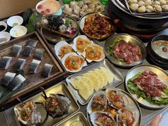 -围炉肉舍•炭烤活鳗•丹东海鲜烤肉(步行街店)