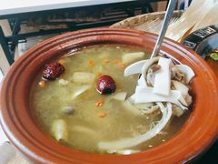 紫砂土鸡汤-有红鸡毛店·川菜(建设路店)