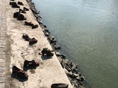 -多瑙河畔鞋履雕塑