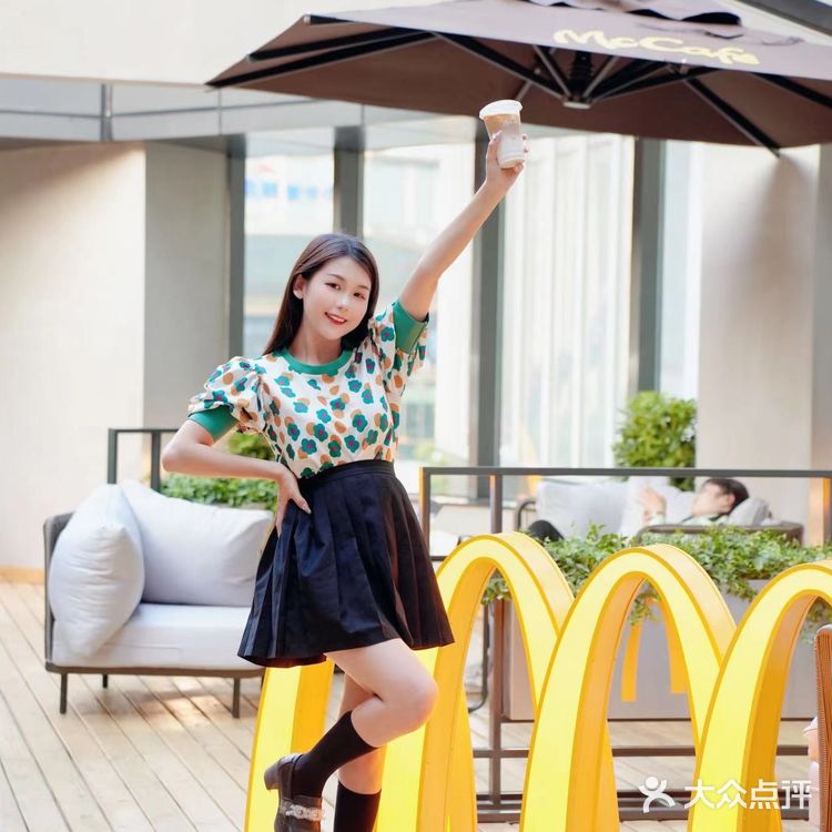 0元拍大片！麦当劳长沙首家旗舰店打卡新地标 