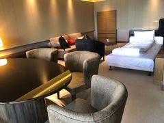 -上海滴水湖皇冠假日酒店