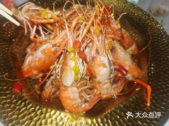 一家开在妙墩路附近的店，他们家主打的是罗氏虾