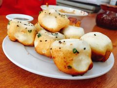 -老字号眼镜子煎包汤包店