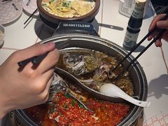 -阿瓦山寨·湘菜现炒·剁椒鱼头王(咸阳总店)