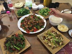 -萨宁音登锡伯风味餐厅(一楼店)