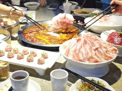 -茅草房·河畔园林火锅