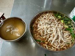 -正宗杨记普洱酸醋米线(总店)