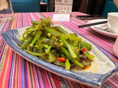 -香巴拉云南餐厅(华莱坞店)