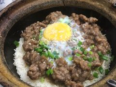 窝蛋牛肉煲仔饭-红星光发煲仔饭(大石街店)