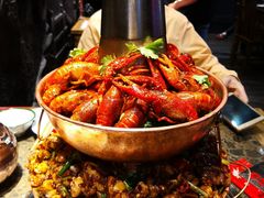 -沪小二炭火蛙锅(淮海中路美食不夜城店)
