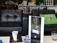 -宝捷星宝马·奔驰·保时捷专修·特斯拉钣喷中心(宝安店)