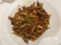 -丹江口渔村·湘味厨房(桃园店)