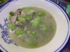 丝瓜炒肉-活鱼村·老陈记粉店