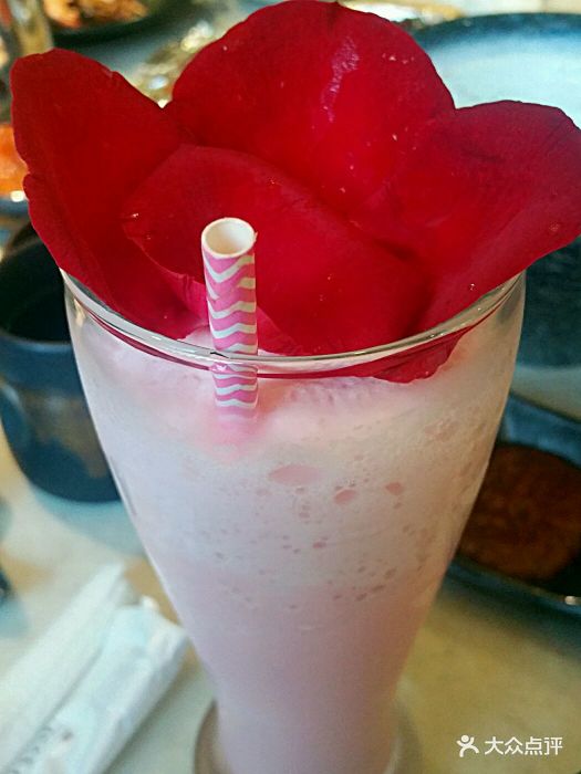 玫瑰奶昔