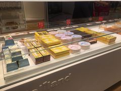 面包甜点陈列柜-好利来(西铁营万达广场店)