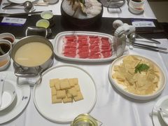 -红鼎豆捞·非遗鲍皇汤火锅(宝丰路店)