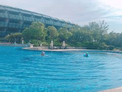 -上海滴水湖皇冠假日酒店