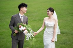 -雪中彩影婚纱摄影·微光艺术中心