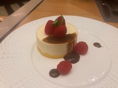 树莓马斯卡布尼慕斯-北京康莱德酒店-Chapter餐厅