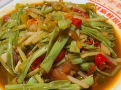 -威记烧嘢·南宁烧烤·超级生牛(绿地店)