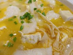 -渝是乎酸菜鱼·川渝小炒(新世界百货望京店)