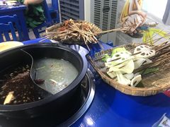 -马路边边·成都串串(翠柏路店)
