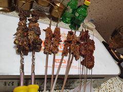 -小董哥烤串·爆汁大油边(故宫店)