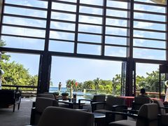 -亚龙湾喜来登·美景台大堂吧