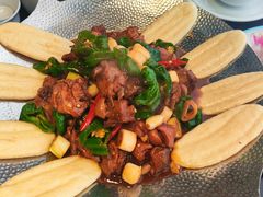 招牌三绝外婆熬炒鸡配饼-小城外婆肴私房菜.家宴聚集点(圆明园颐和园·清河上地店)