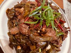 干辣椒炒牛肉-英兰朝族饭店(河南桥头店)