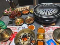 -草家酱蟹炭火烤肉店(珲春南路二店)