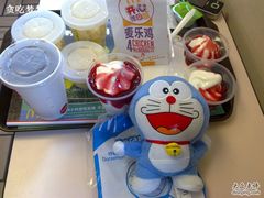 送多啦A梦-麦当劳(中山路店)