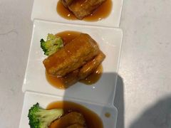 鲍汁一品豆腐-芳满庭粤菜餐厅(丹阳吾悦店)