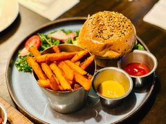 香浓蘑菇牛肉汉堡-bluefrog蓝蛙(恒隆广场店)