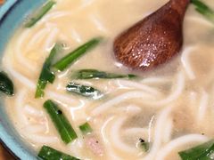 小锅米线-云之南(八里庄店)