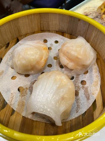 看到这家店感觉还不错就进去了，排队的人还挺多