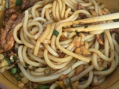 -正宗铅山黄老六米粉店