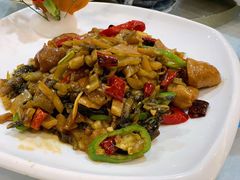 尖椒酸菜爆脆肠-顺德佬华侨城店·商务宴请·团建